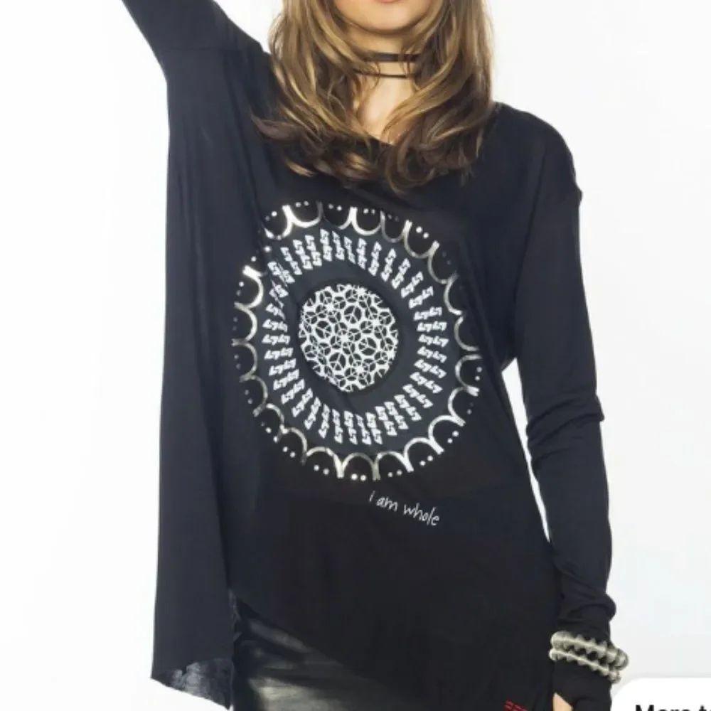 Peace Love World Black I Am Whole Long Sleeve Pullover Top Size XS